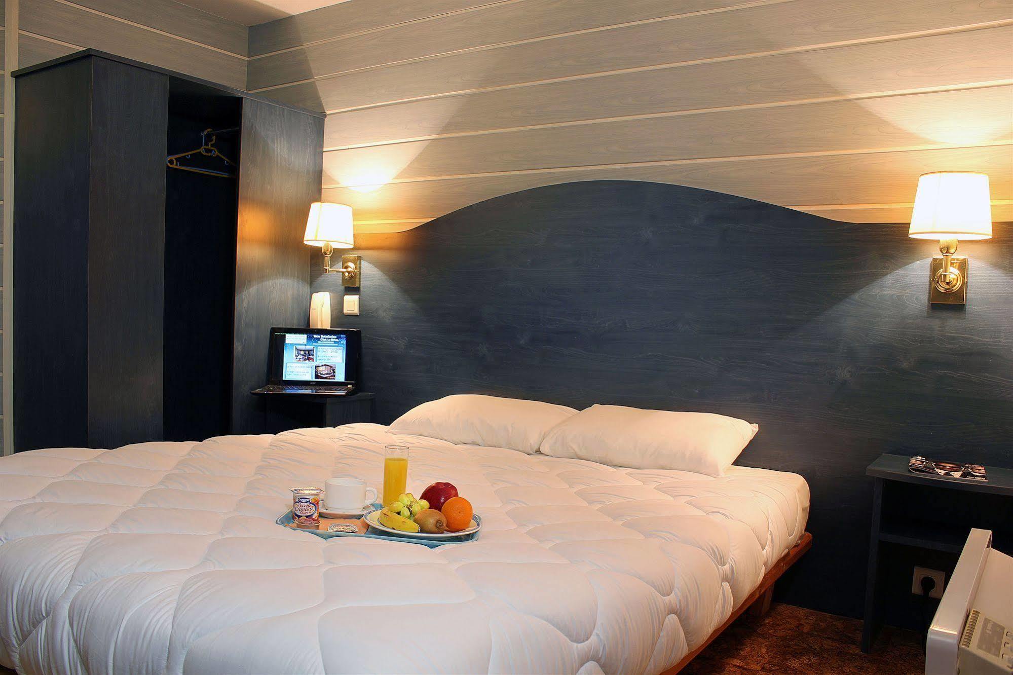 Contact Hotel Restaurant Bleu France - Eragny Cergy Εξωτερικό φωτογραφία